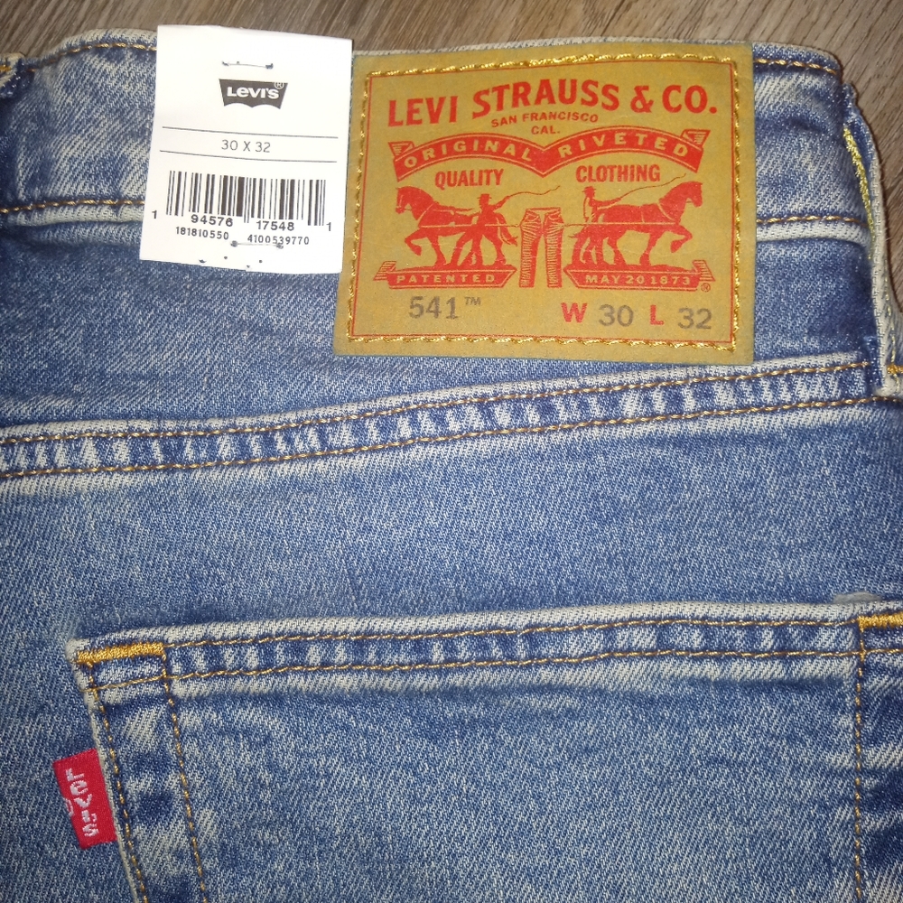 Levi's 541 athletic taper jeans 30×32 stretch